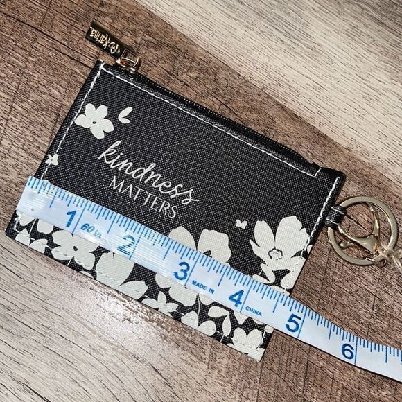 Karma Keychain ID Credit Card Holder Kindness Matters NWT - Picture 3 of 4